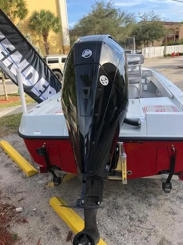 Slide: The Image of Contender 25 Bay 2019 - 2
