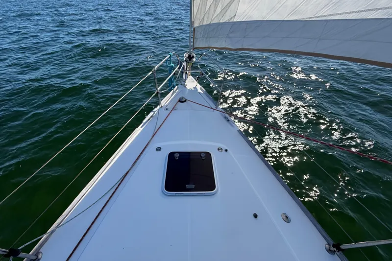 Slide: The Image of Bow view of 2008 Beneteau Oceanis 40 sailing on open water. - 60