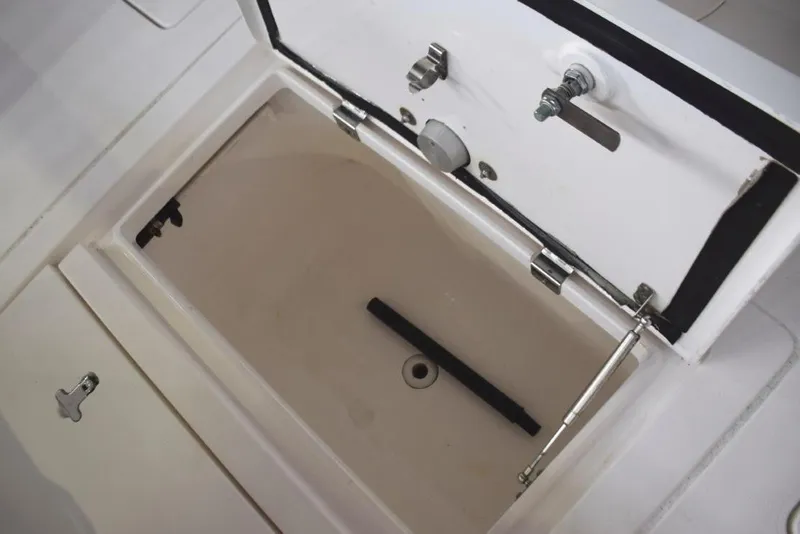 Slide: The Image of Underdeck Livewell - 29