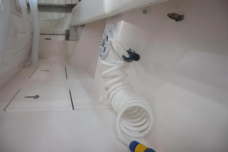 Slide: The Image of Starboard side sidedeck , washdown connection - 32