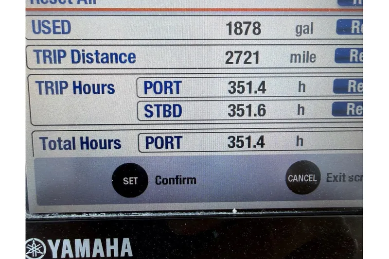 Slide: The Image of Yamaha display with original engine hour reading. - 34