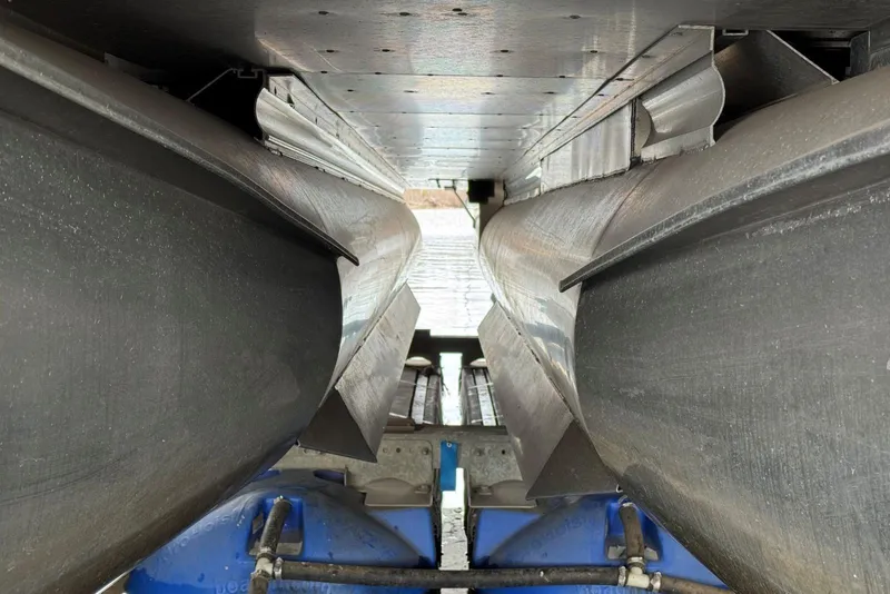 Slide: The Image of Underneath view of a 2020 Harris Grand Mariner 250 pontoon boat. - 40