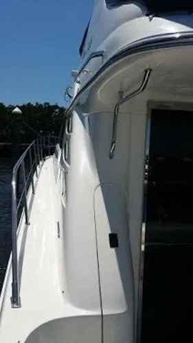 Slide: The Image of Sea Ray 560 Sedan Bridge 2004 - 4