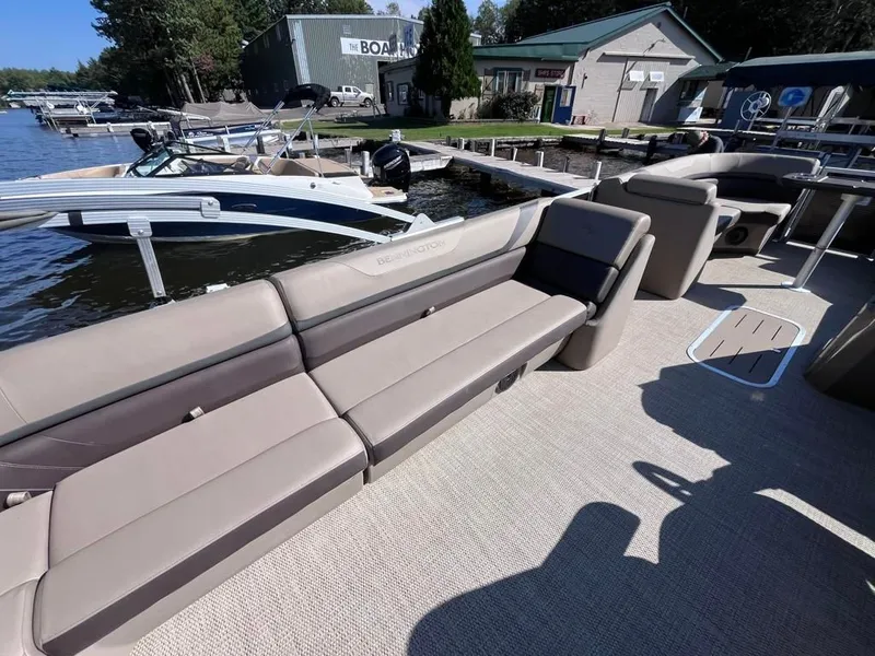 Slide: The Image of Bennington 23SXSRC SPS TRI 2024 - 23