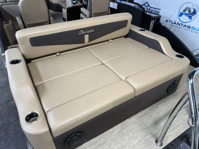 Slide: The Image of Barletta Cabrio 22UC 2022 - 10