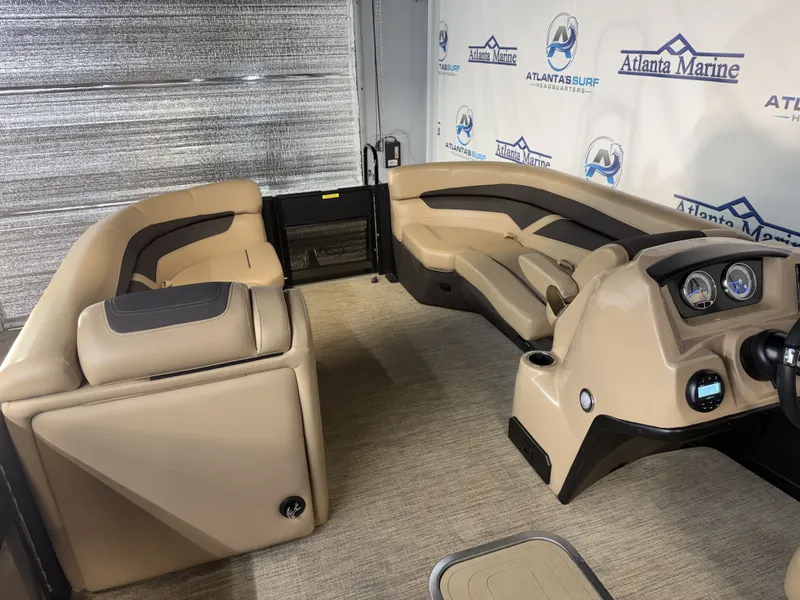 Slide: The Image of Barletta Cabrio 22UC 2022 - 12