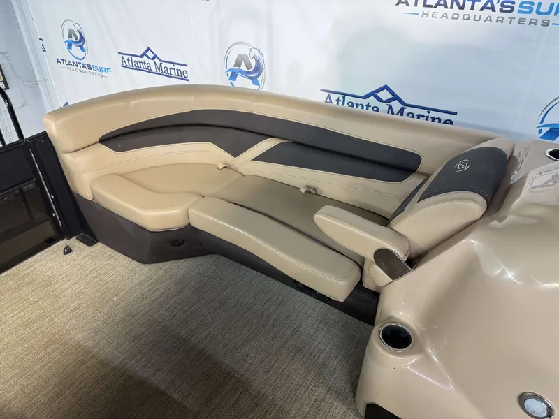 Slide: The Image of Barletta Cabrio 22UC 2022 - 13