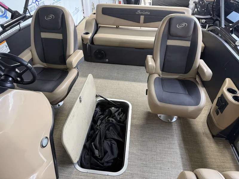 Slide: The Image of Barletta Cabrio 22UC 2022 - 17