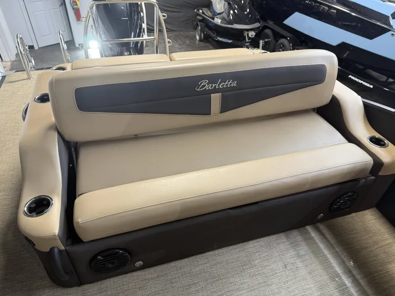 Slide: The Image of Barletta Cabrio 22UC 2022 - 23