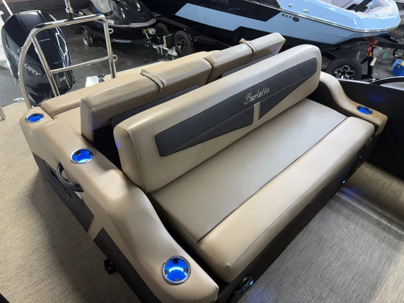 Slide: The Image of Barletta Cabrio 22UC 2022 - 25