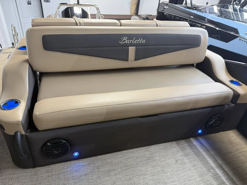 Slide: The Image of Barletta Cabrio 22UC 2022 - 31