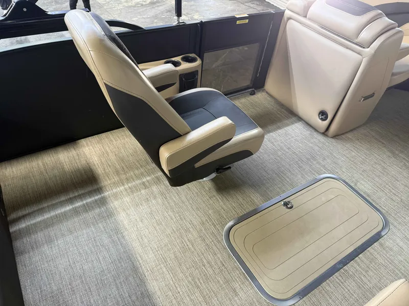 Slide: The Image of Barletta Cabrio 22UC 2022 - 33