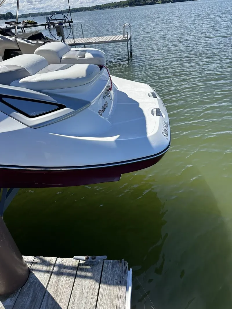 Slide: The Image of Sea-Doo Challenger 2010 - 4