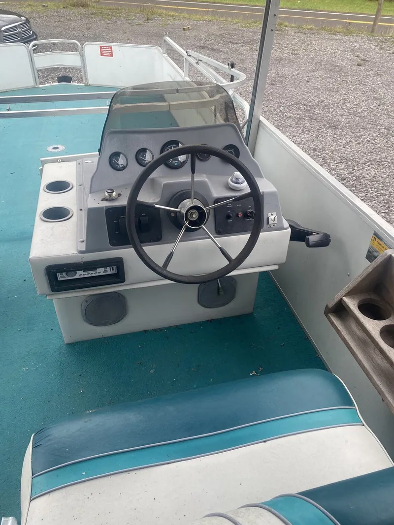 Slide: The Image of Sun Tracker Regency Party Hut 30 1994 - 13