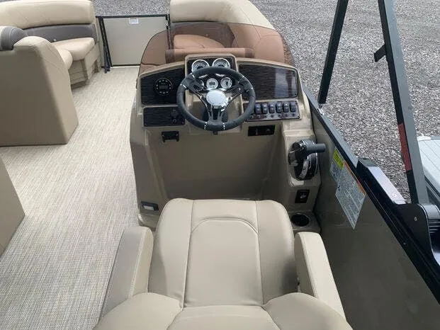 Slide: The Image of Sylvan Mirage 8522 CRS 2023 - 15