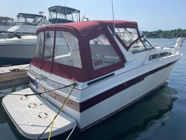 The Image of Trojan 8.6 Meter Mid Cabin 1987 - 1