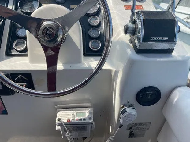 Slide: The Image of Trojan 8.6 Meter Mid Cabin 1987 - 6