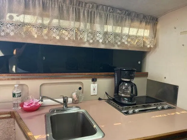 Slide: The Image of Trojan 8.6 Meter Mid Cabin 1987 - 8