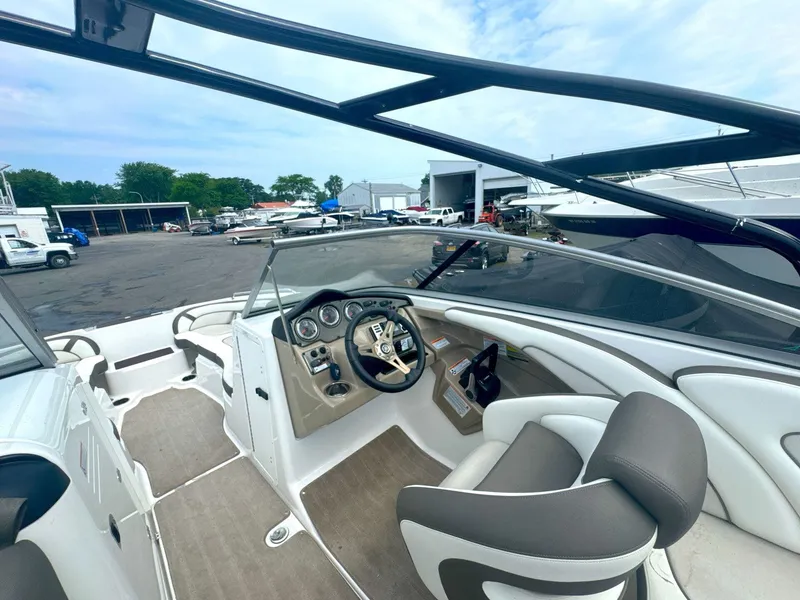 Slide: The Image of Yamaha 242 Limited S 2013 - 11