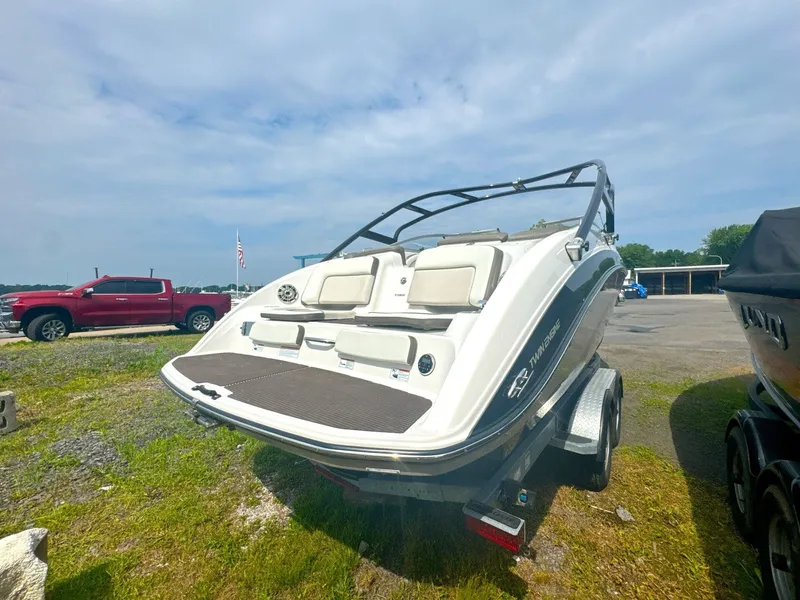 Slide: The Image of Yamaha 242 Limited S 2013 - 8