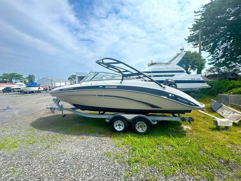 Slide: The Image of Yamaha 242 Limited S 2013 - 9