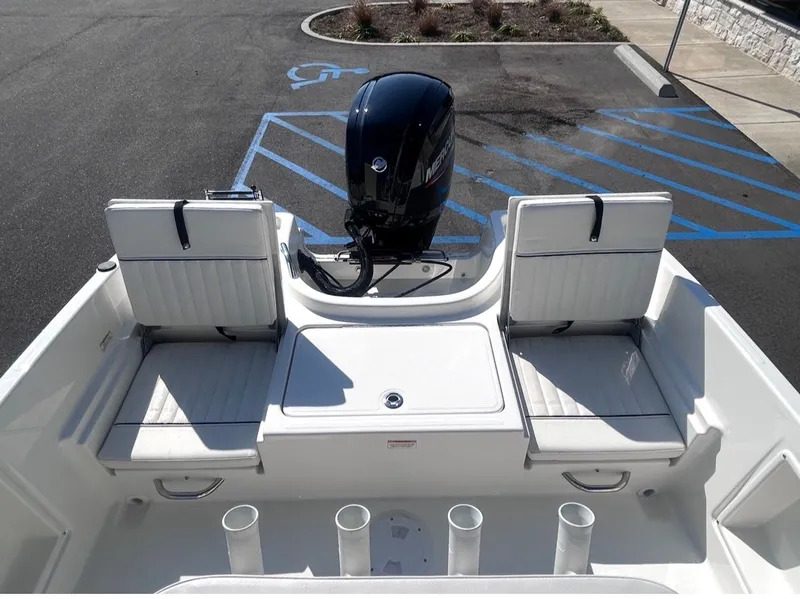 Slide: The Image of Bayliner T18LE 2026 - 9