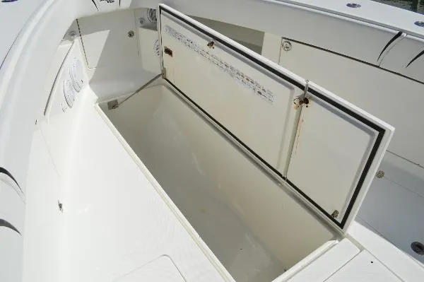 Slide: The Image of SeaVee 390B 2012 - 10