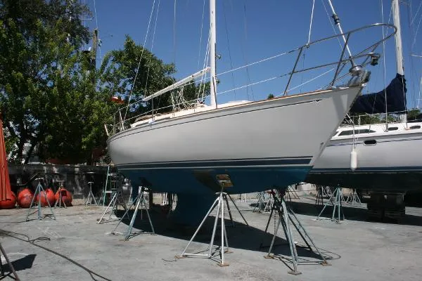 Slide: The Image of Sabre 30 Mark III 1989 - 0