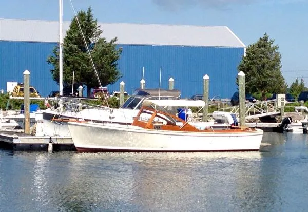 Slide: The Image of Dyer 29 Bass Boat 1984 - 0