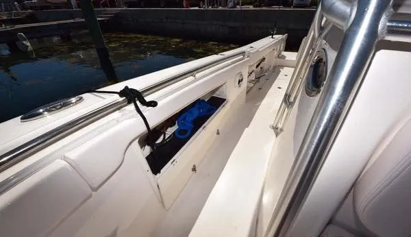 Slide: The Image of Robalo 300 2014 - 10