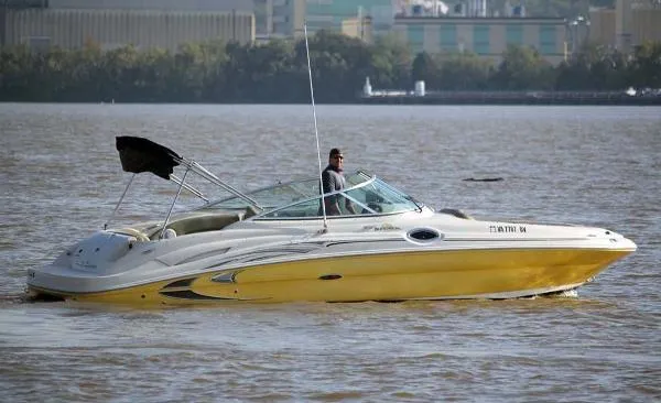 Slide: The Image of Sea Ray 270 Sundeck 2005 - 0