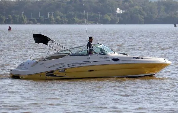Slide: The Image of Sea Ray 270 Sundeck 2005 - 1