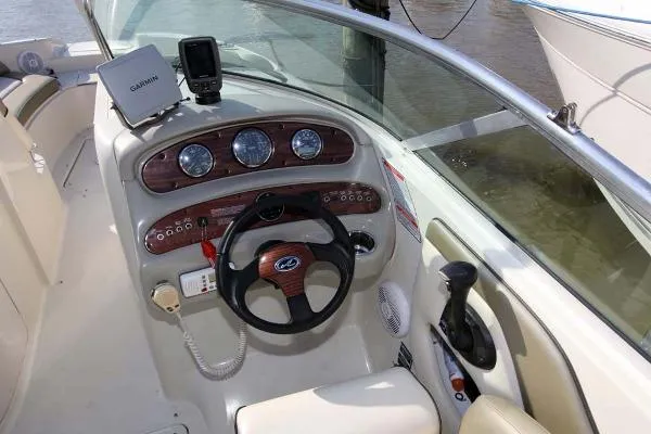 Slide: The Image of Sea Ray 270 Sundeck 2005 - 10