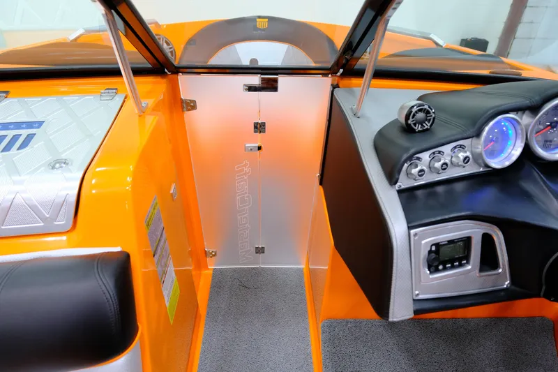 Slide: The Image of MasterCraft X10 2015 - 20