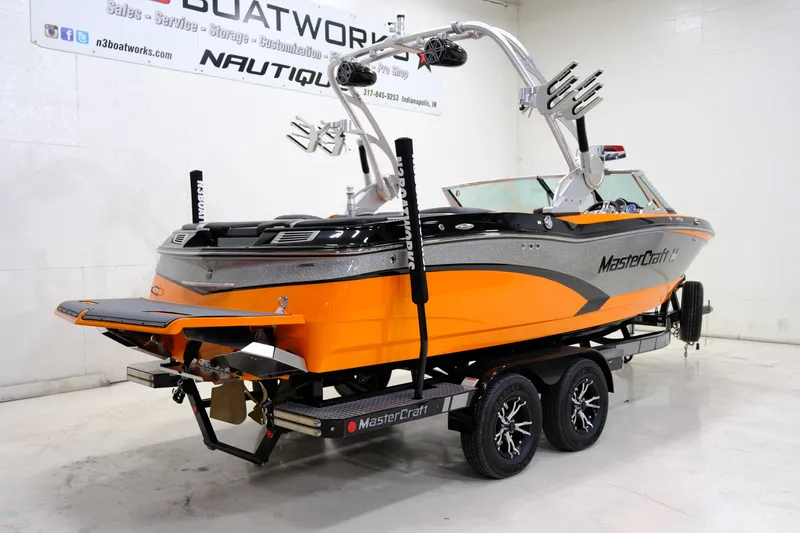 Slide: The Image of MasterCraft X10 2015 - 3