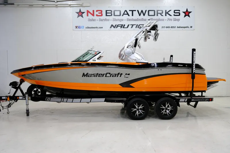Slide: The Image of MasterCraft X10 2015 - 4