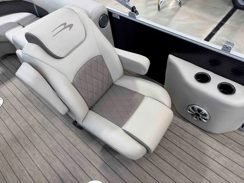 Slide: The Image of Bennington 24SSRX 2017 - 17