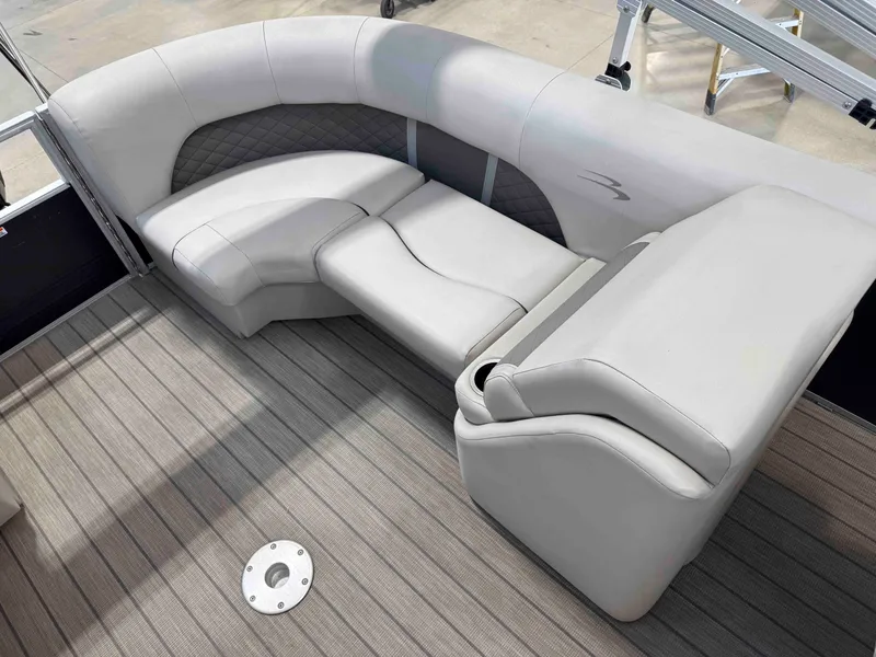 Slide: The Image of Bennington 24SSRX 2017 - 21