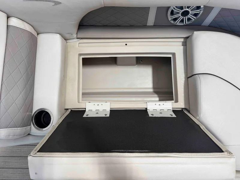 Slide: The Image of Bennington 24SSRX 2017 - 23