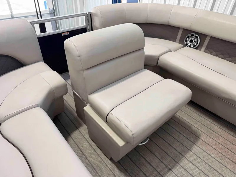 Slide: The Image of Bennington 24SSRX 2017 - 26