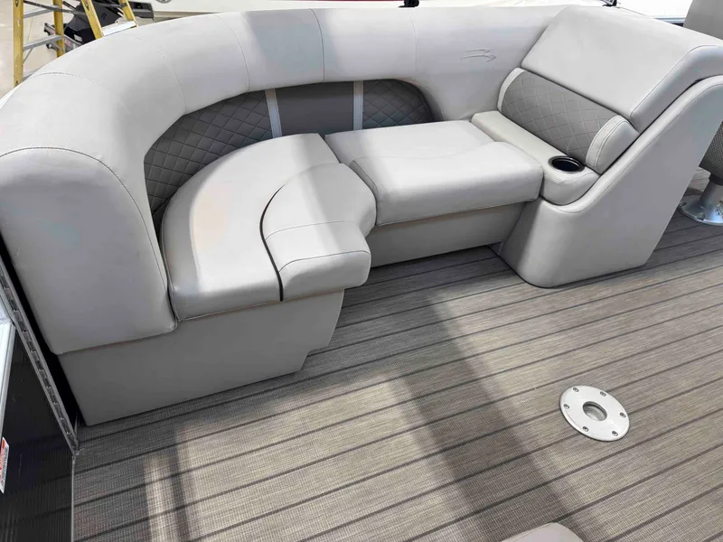 Slide: The Image of Bennington 24SSRX 2017 - 6