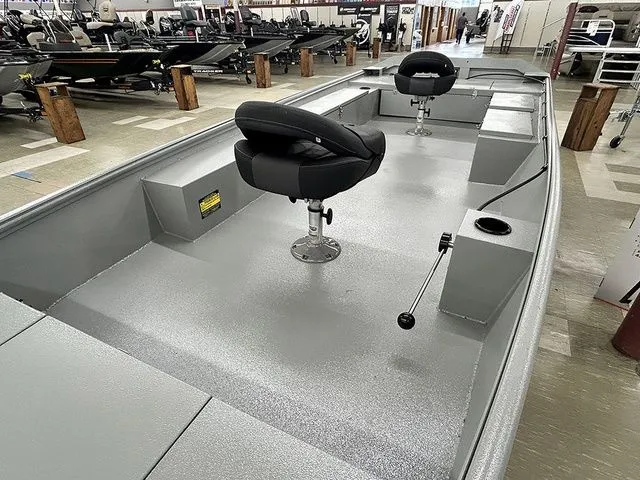 Slide: The Image of Xtreme Boats Classic 1854SS Tunnel 2026 - 6