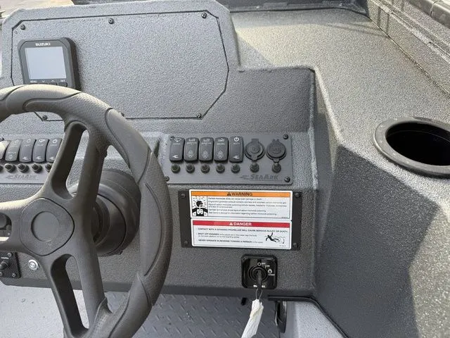 Slide: The Image of SeaArk Pro Cat 200 2026 - 12