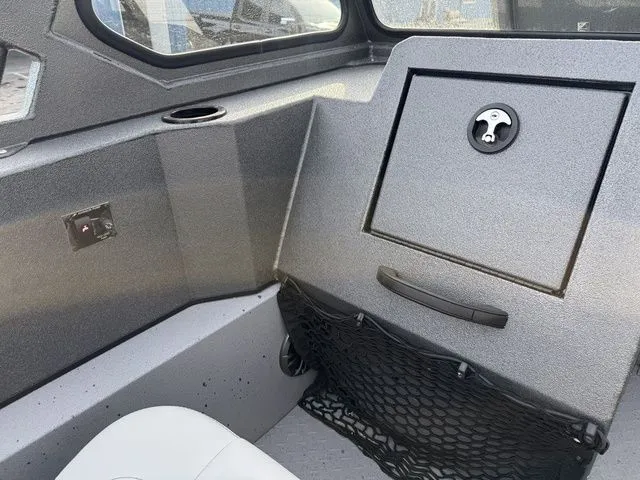 Slide: The Image of SeaArk Pro Cat 200 2026 - 13