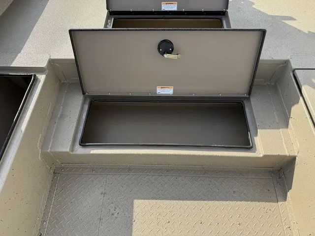 Slide: The Image of SeaArk Bay Runner 240 2026 - 11