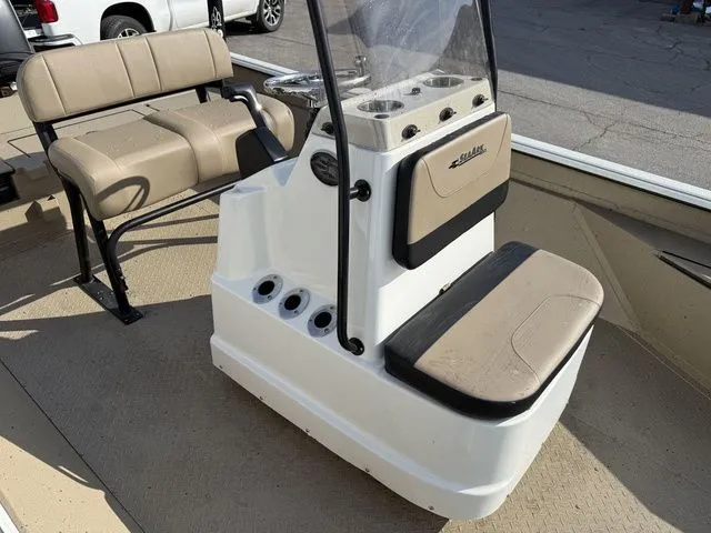 Slide: The Image of SeaArk Bay Runner 240 2026 - 12