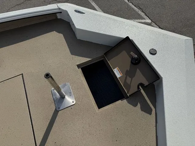 Slide: The Image of SeaArk Bay Runner 240 2026 - 7