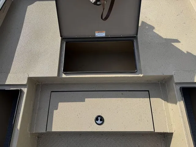 Slide: The Image of SeaArk Bay Runner 240 2026 - 8