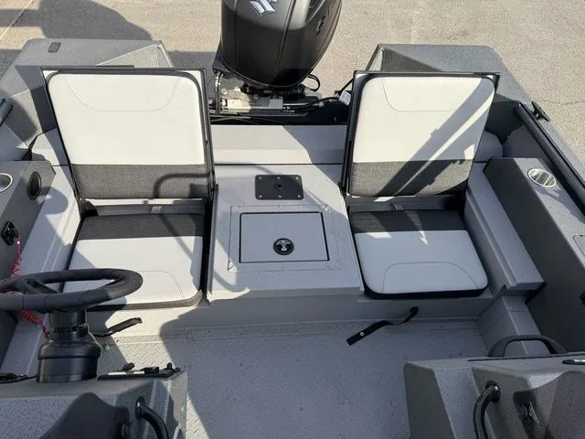 Slide: The Image of SeaArk Easy 200 2026 - 14