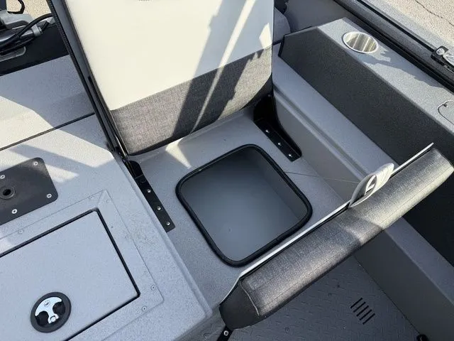 Slide: The Image of SeaArk Easy 200 2026 - 15